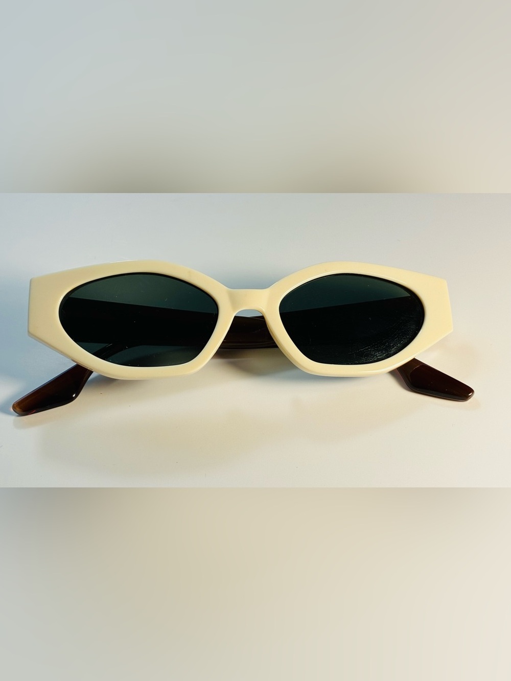 Vintage Cream & Brown 60’s Sunglasses - Picture 8 of 8
